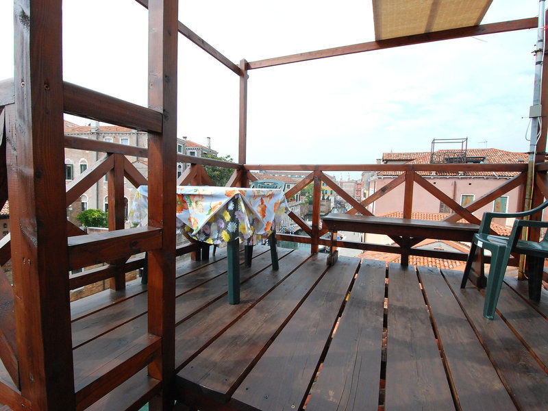 Campo San Trovaso Apartment *